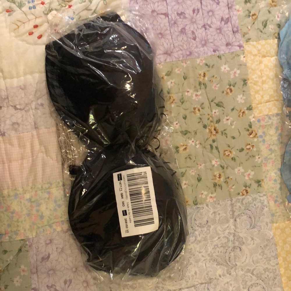 Black Strapless Bra